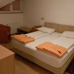 Kovac Πανσιόν