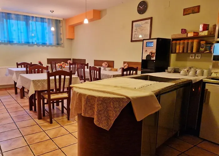 بينزيون كوفاتش 3*