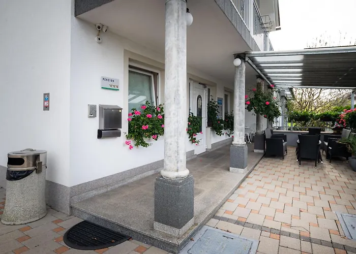 بيت ضيافة بينزيون كوفاتش 3*