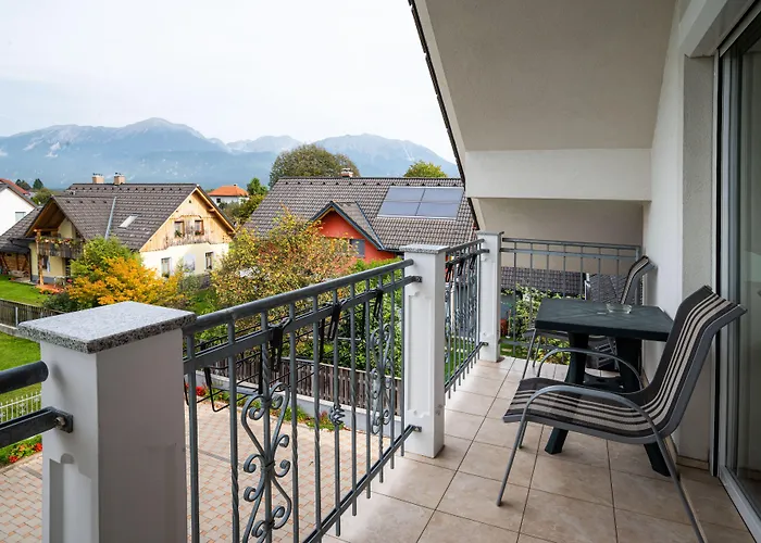 بينزيون كوفاتش بيت ضيافة